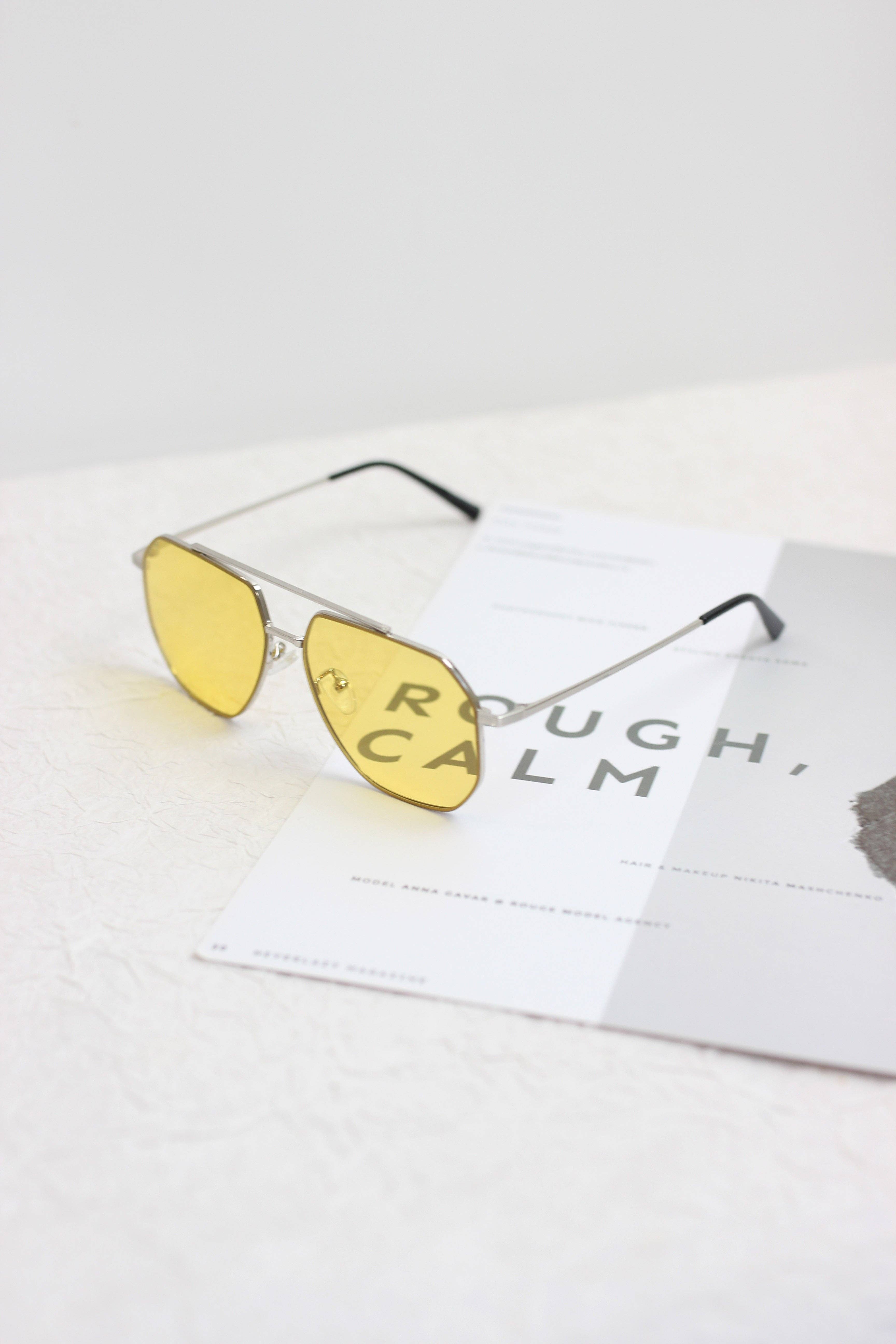 A2501TPS36919 - Photochromic Aviator Sunglasses with Yellow for wholesale on Faire1