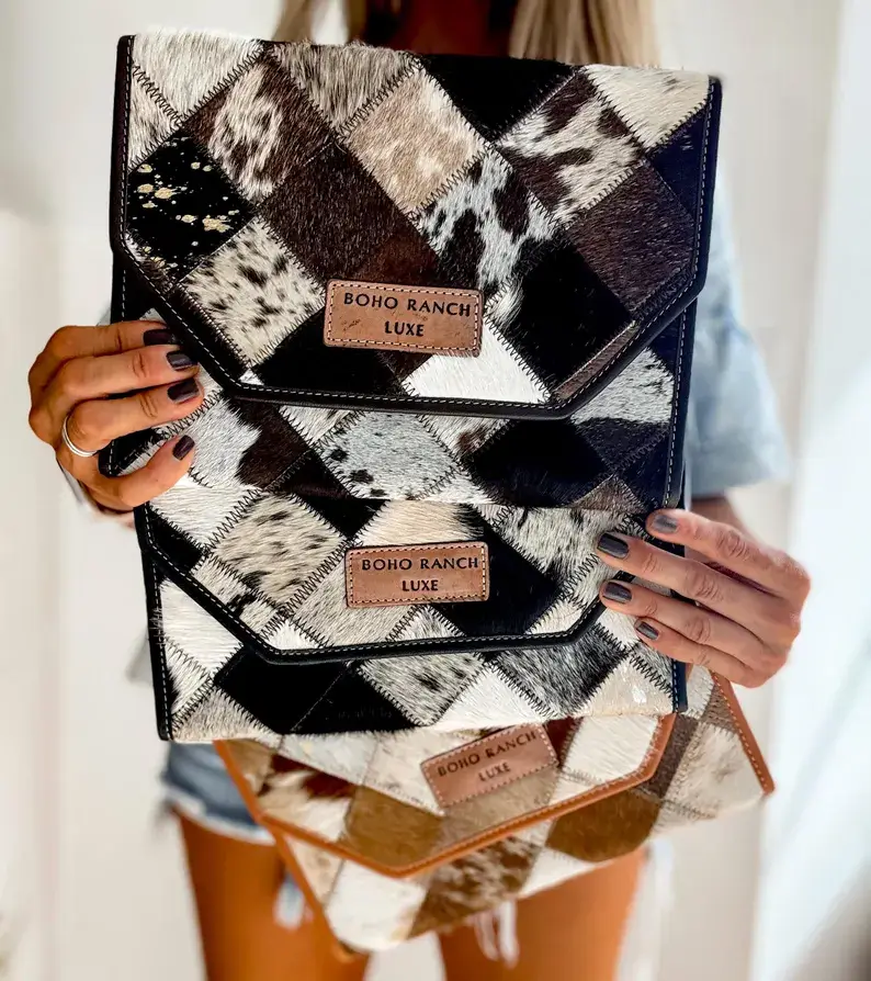 Boho Ranch Shop - Vente Étui pour ordinateur portable/tablette – femme - Housse d'ordinateur portable BOHO LUXE en cuir de vachette poilue (Copie)1