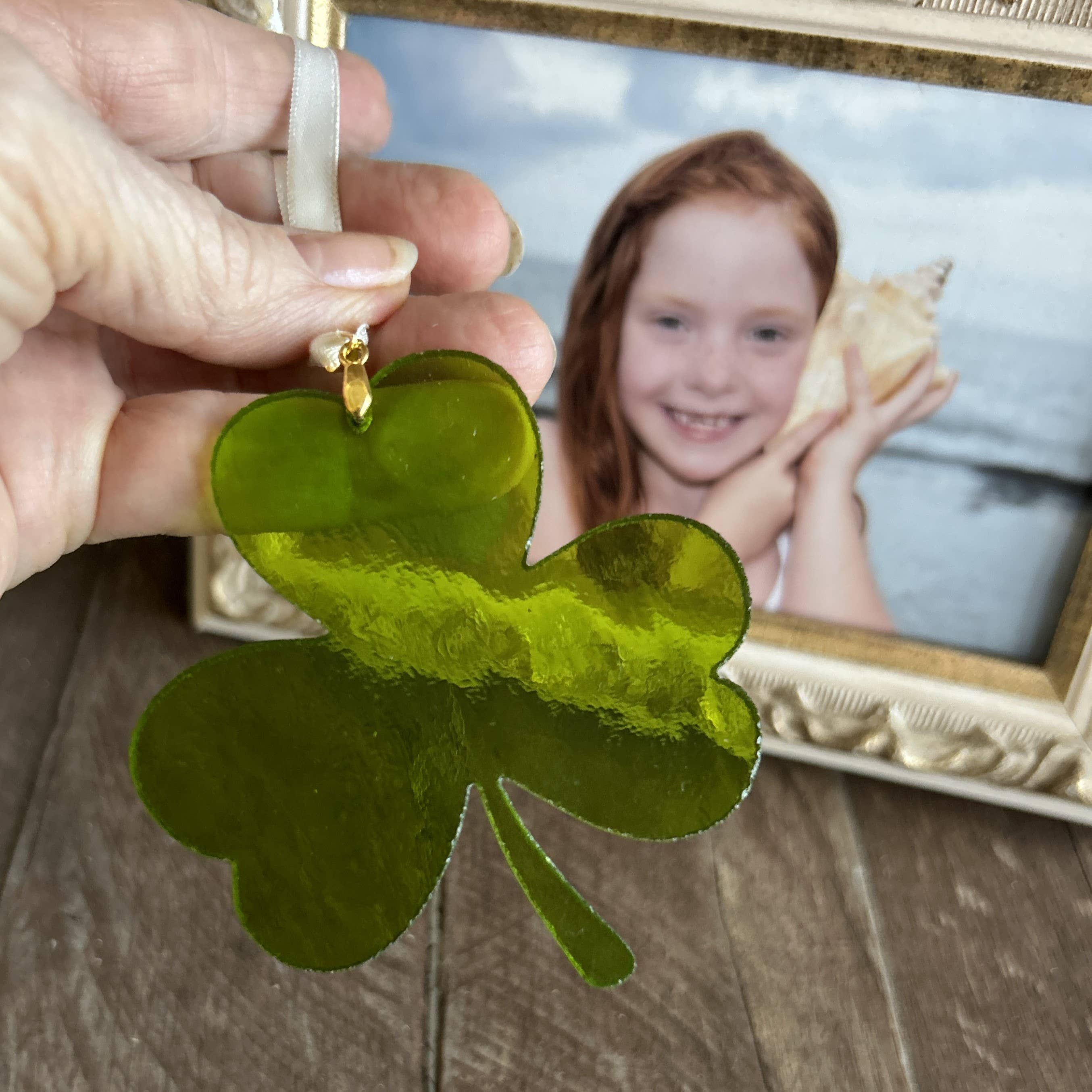 The Grandparent Gift Co. Inc. - Wholesale Ornament - Irish Grandma Gift Blessing Card & USA Glass Shamrock 78122