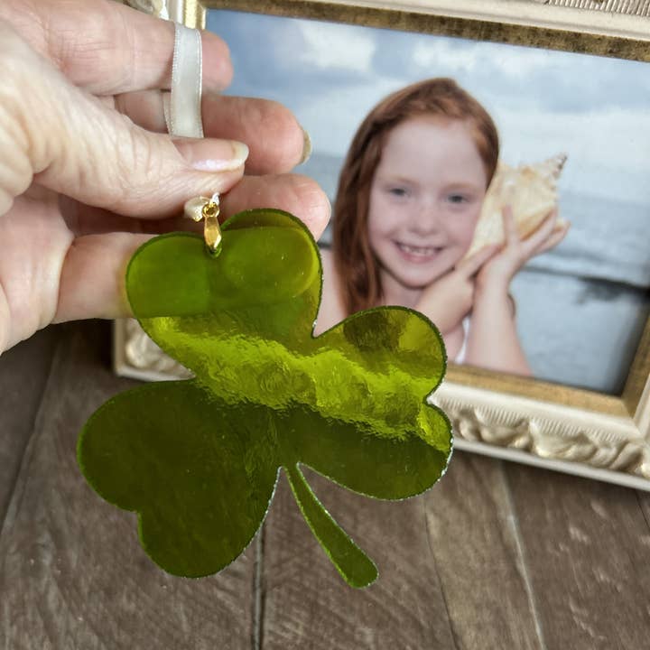 The Grandparent Gift Co. Inc. - Wholesale Ornament - Irish Grandma Gift Blessing Card & USA Glass Shamrock 78122