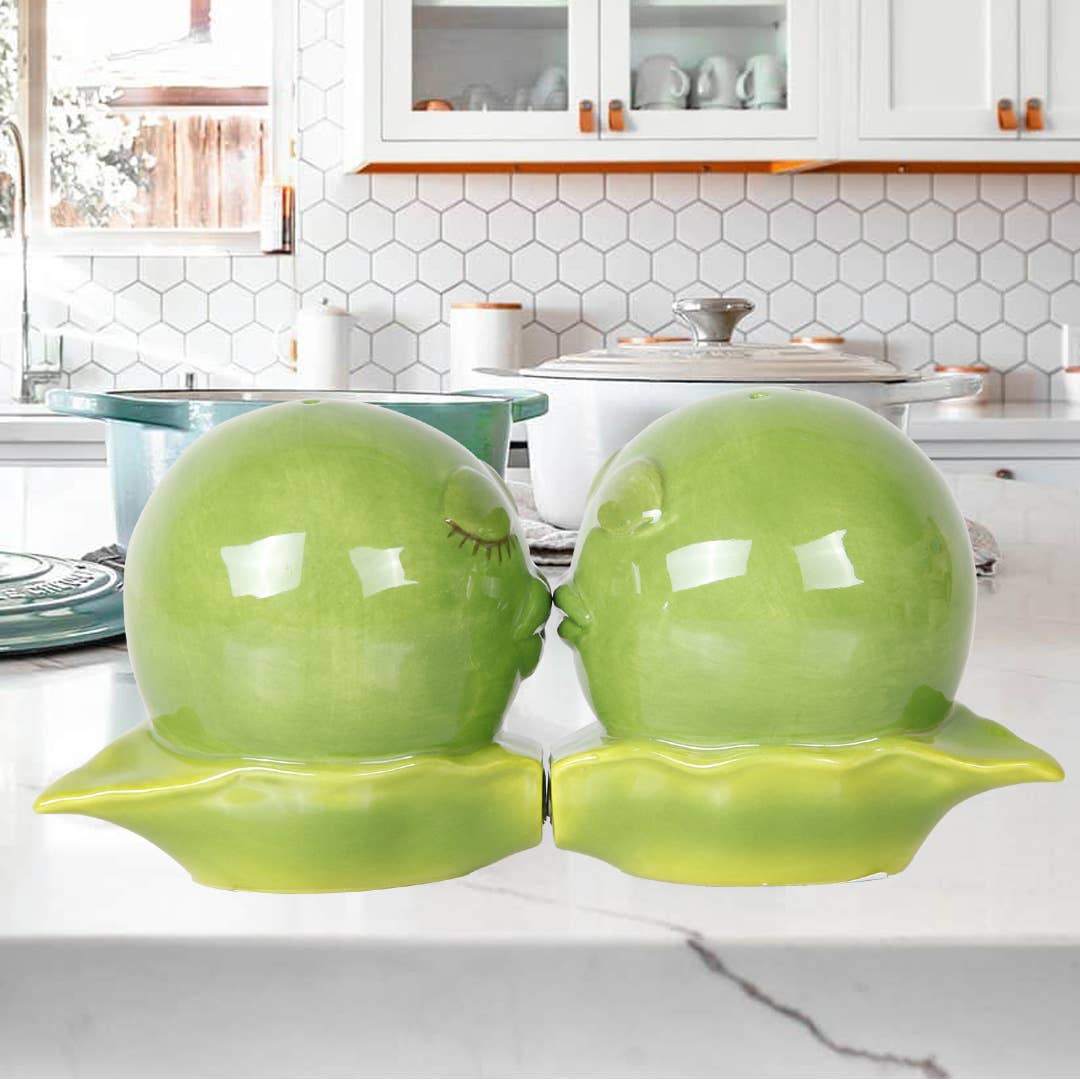 Pacific Trading - Wholesale Salt & Pepper Shaker Set - Peas in a Pod Salt and Pepper Shaker Set1