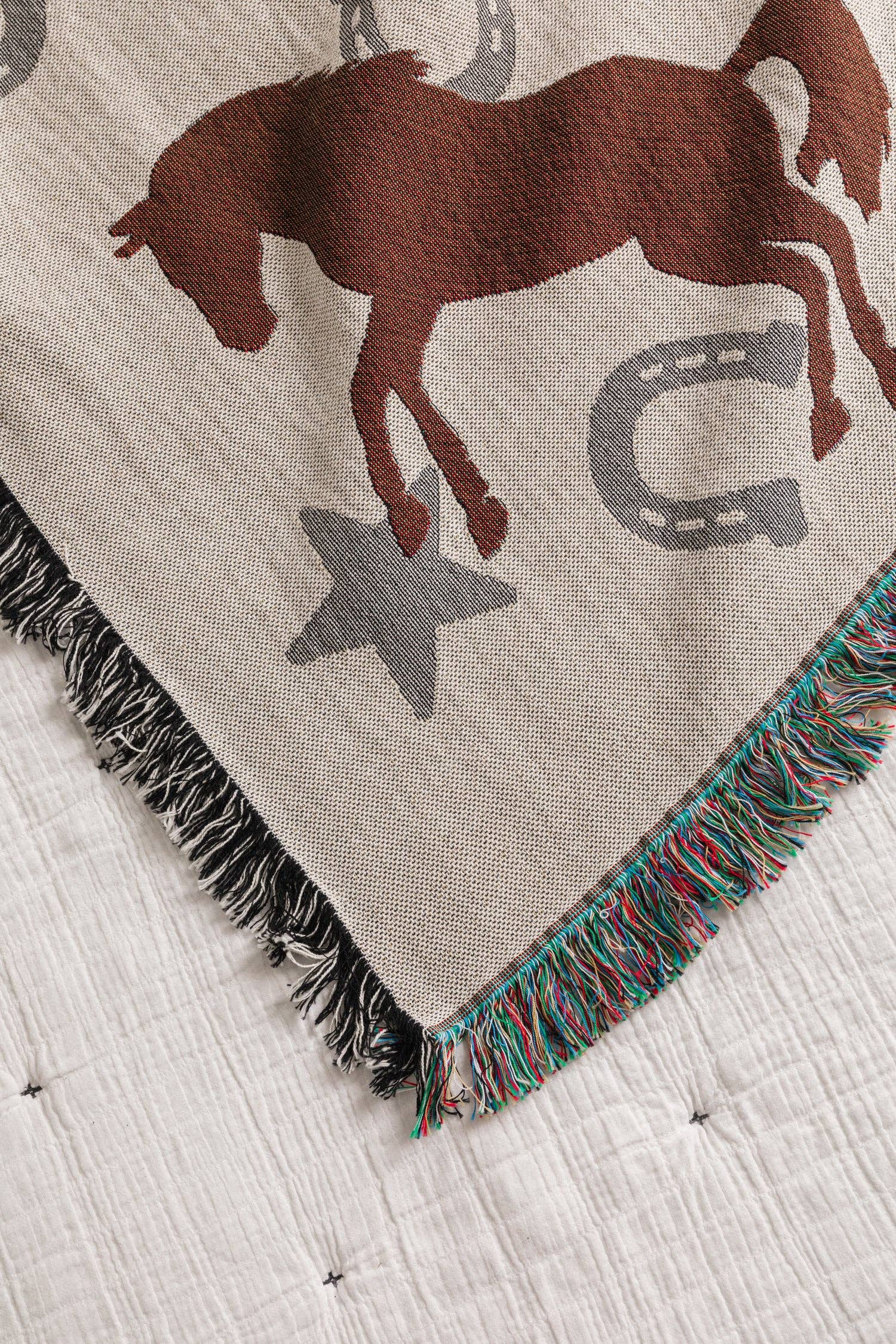 Good Merchant Co - Wholesale Throw Blanket - Wild Horse Western Throw Blanket - Off-White1