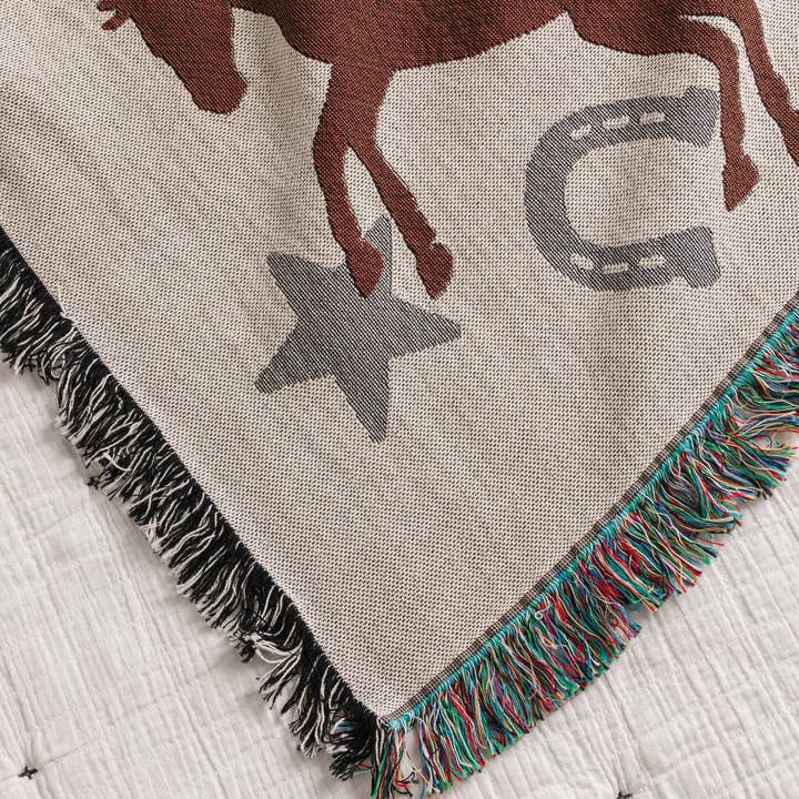 Good Merchant Co - Wholesale Throw Blanket - Wild Horse Western Throw Blanket - Off-White1