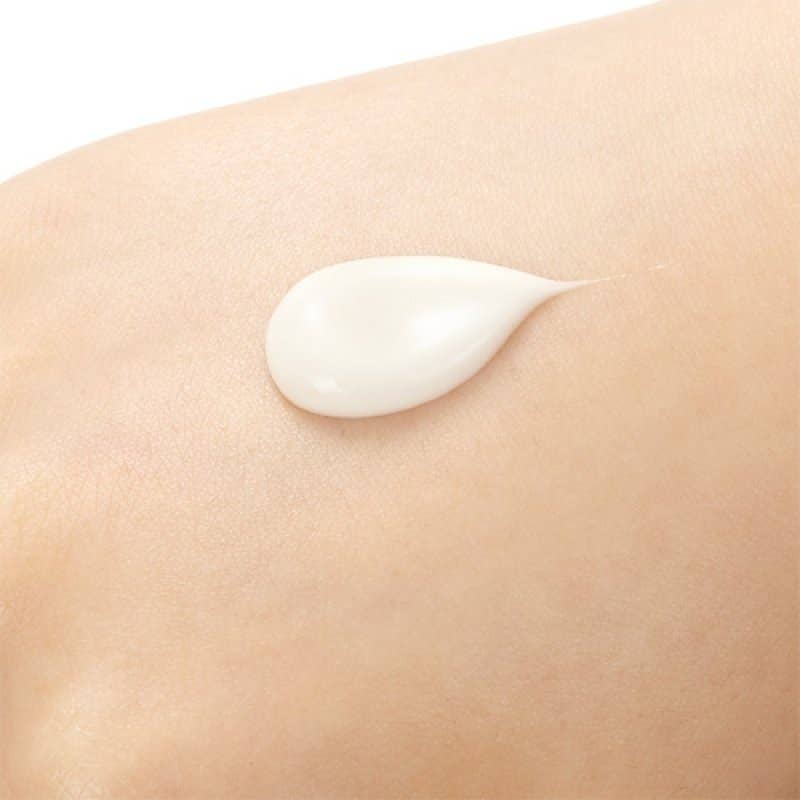 VIAI Beauty – wholesale Facial moisturiser – NATURE REPUBLIC Ginseng Gold Silk Emulsion1