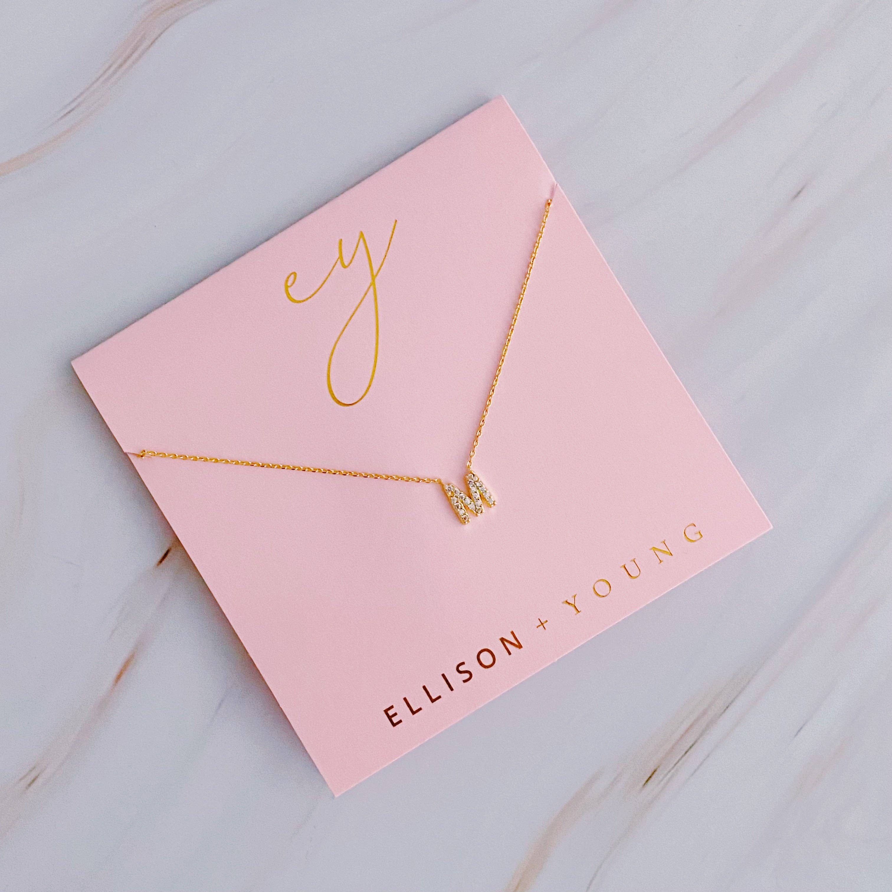 Ellison+Young - Vente Colliers à pendentif - Collier initial Understated Beauty10