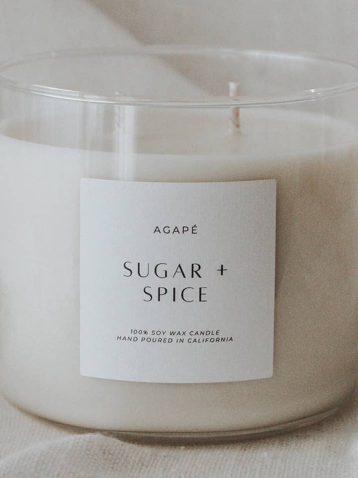 SUIKER + SPECERIJEN KAARS 18 oz voor wholesale door Agapé Candles