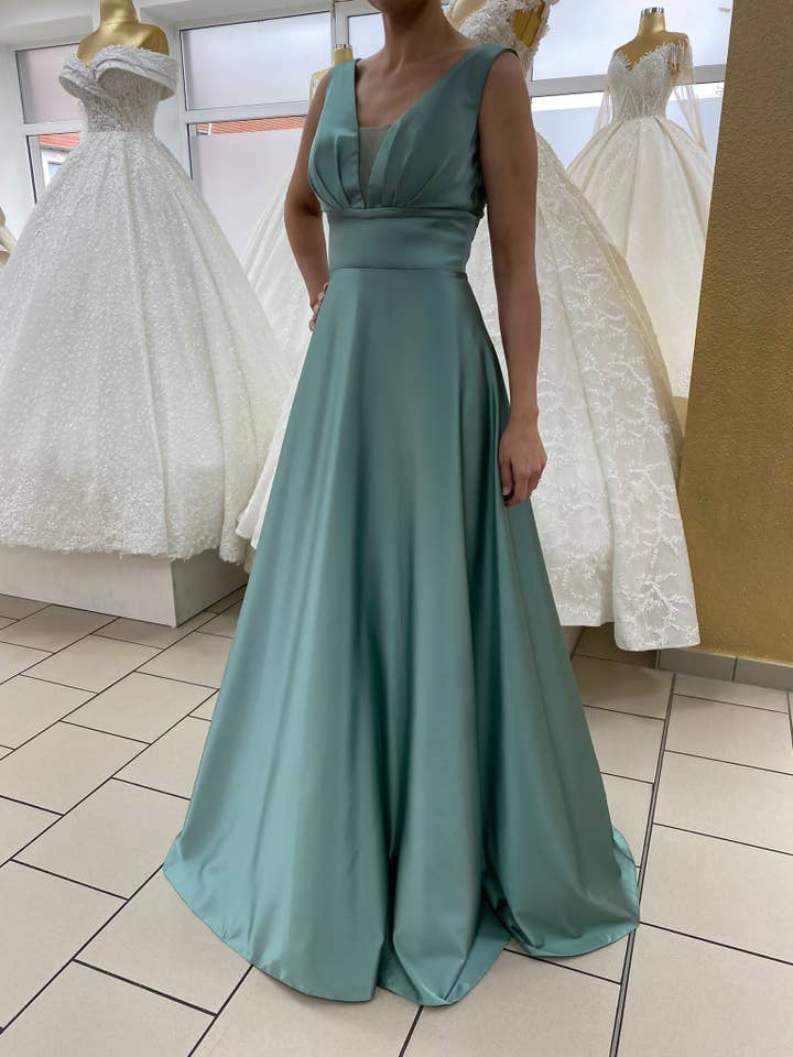 Elegant avondjurk met V-hals & A-lijn - FK4108 voor wholesale door Lamia Braut- und Abendmode bu Aynur