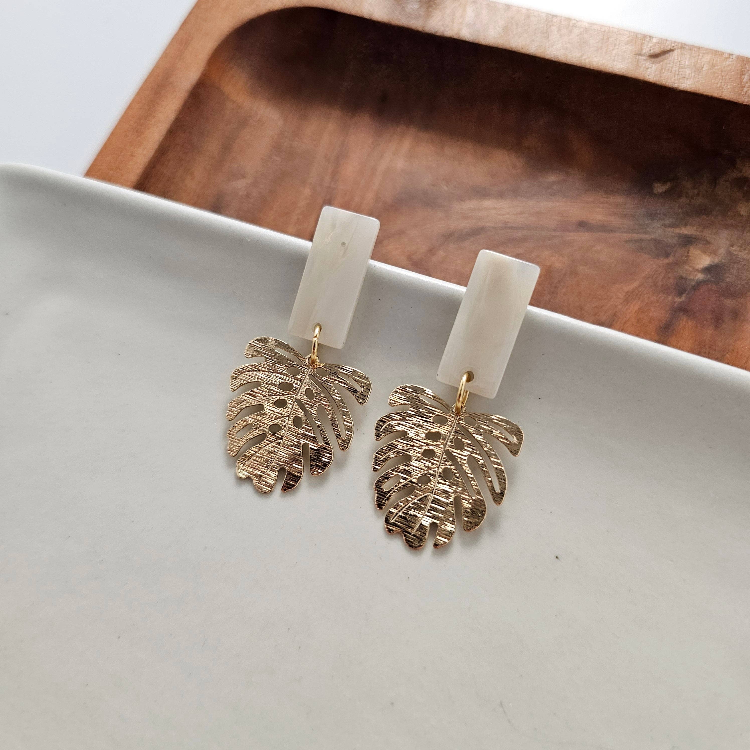 Spiffy & Splendid - Wholesale Dangle Earrings - Mini Belize Earrings - Ivory // Resort, Plant, Jewelry2
