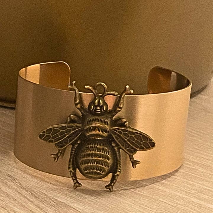 Anthologie, Co. - Wholesale Cuff Bracelet - Queen Bee Cuff Bracelet - Bee Embellished Bracelet15