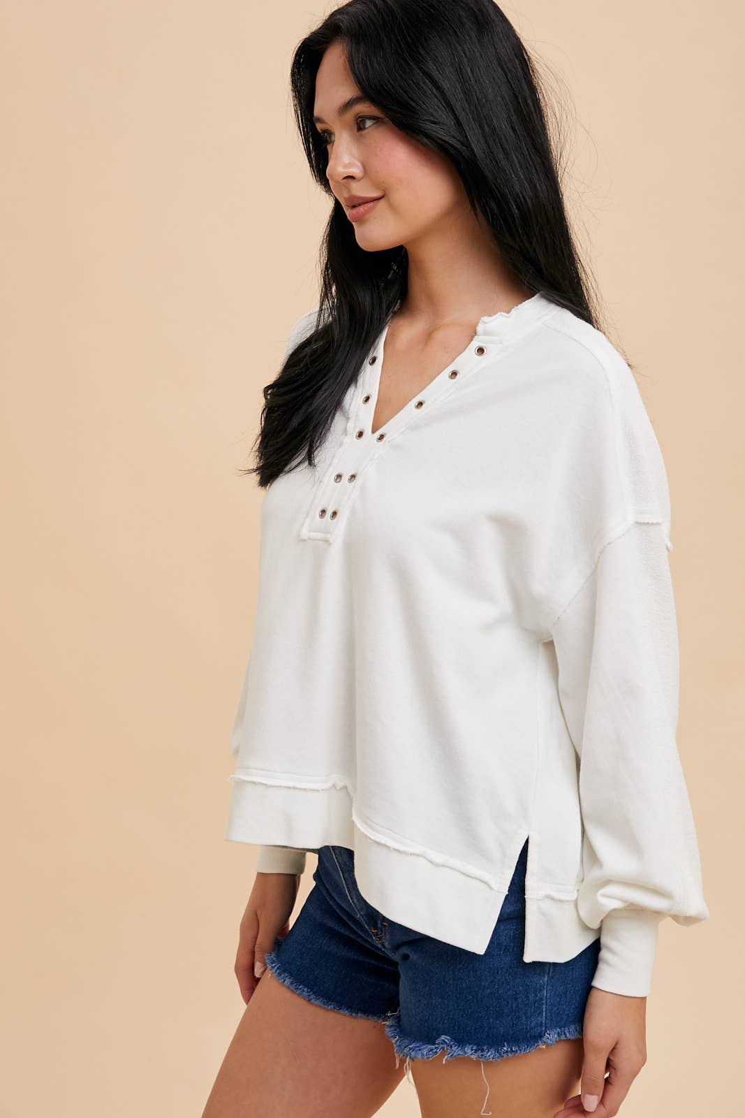 In Loom – Sweatshirt - Mulher por atacado – PULÔVER COM DETALHE DE ILHÓS7