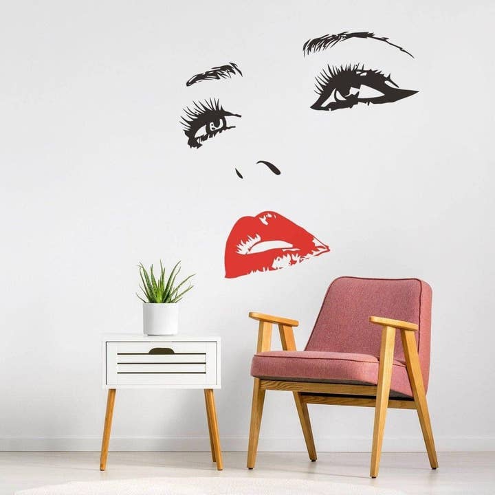 Sticker mural charmant : transformez votre mur avec un élégant motif en silhouette pour la vente par Decords