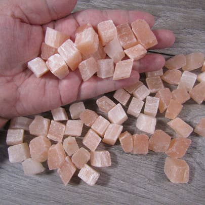Keystone Crystals – Engroshandel Spirituelle sten og krystaller – Orange selenit rå 1/2 „stykke