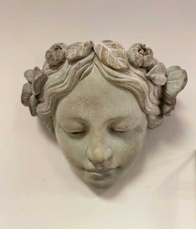 Vagabond Vintage – wholesale Wall planter – Wall Art Cement Girl Planter2