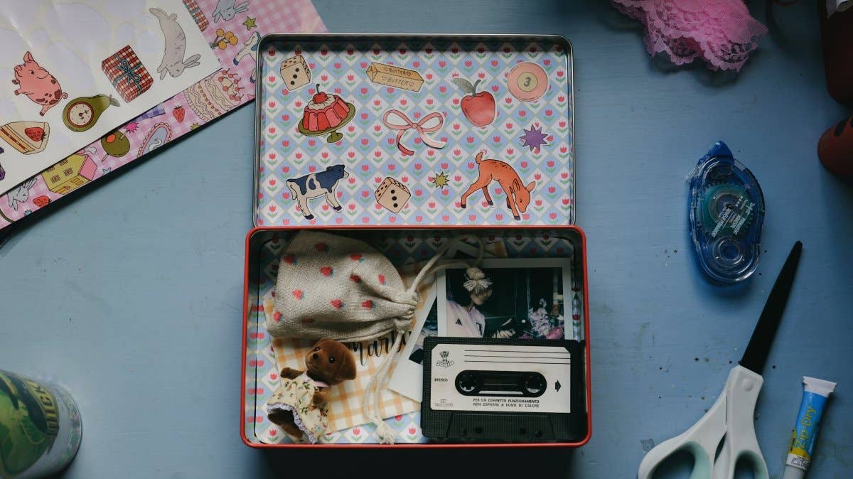 TINYSTORE - Wholesale Flat Wrap - Tulip Giftwrap1