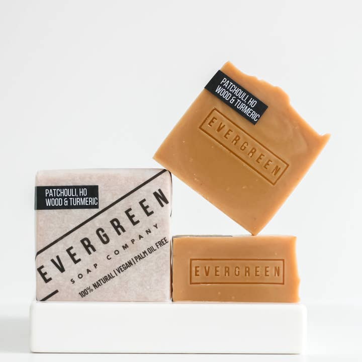 Savon 100 % naturel au patchouli, au bois de hô et au curcuma pour la vente par Evergreen Soap Company