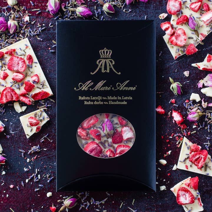 Al Mari Anni hvid chokolade med frysetørrede jordbær for engroshandel hos Al Mari Anni