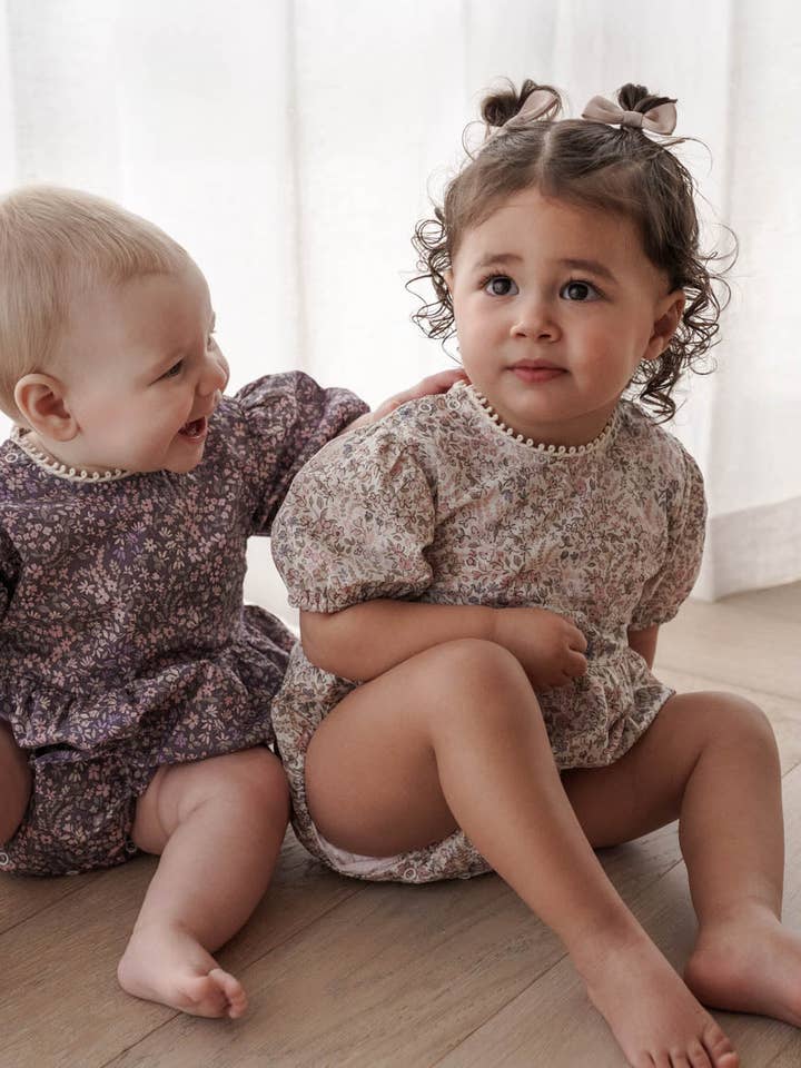 RAI & CO – Engroshandel Romper - Baby – Eliza Blomstret Buksedragt9