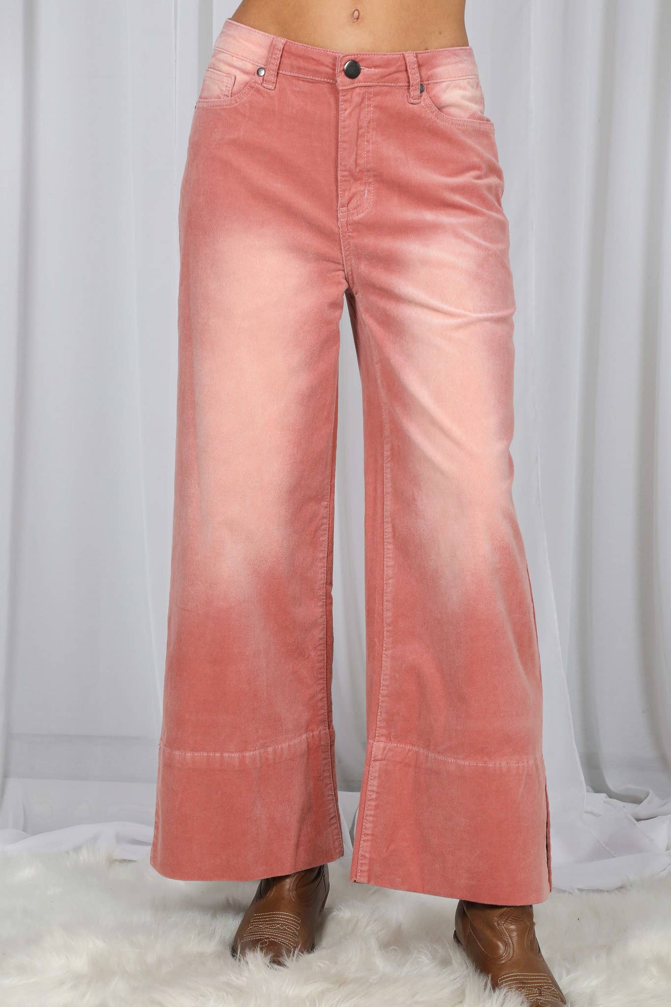 Vine & Love - Wholesale Pants - Women's - Stone Washed Cotton Corduroy Cropped Pants VP831403