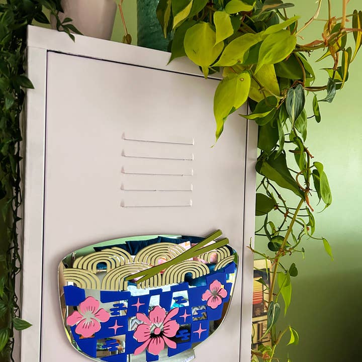 Printed Weird – wholesale Wall mirror – Ramen Noodle Bowl Mirror5