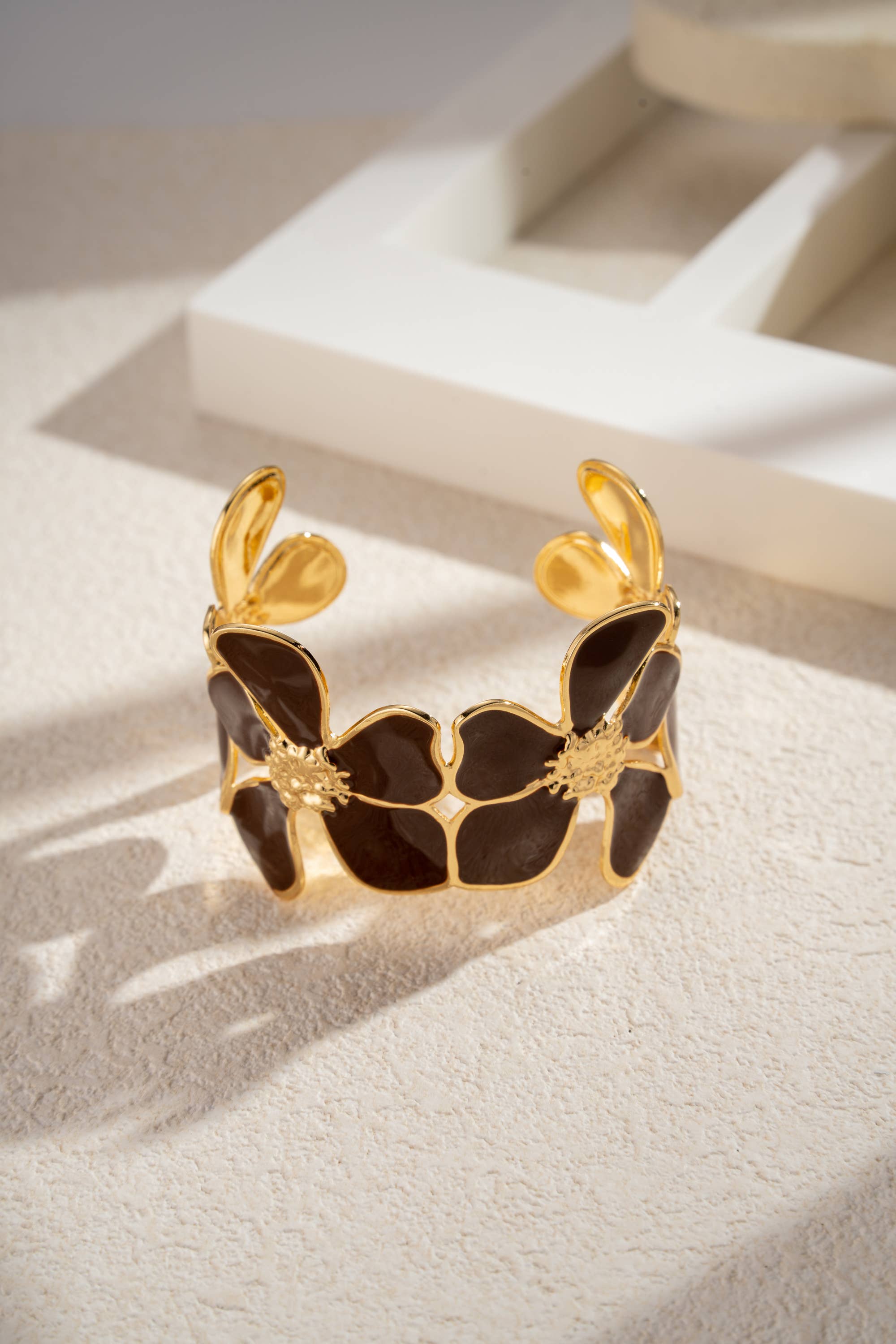 COSMOS – wholesale Cuff bracelet – Gold Floral Bracelet with Marbled Flower Adjustable Stainless Steel0