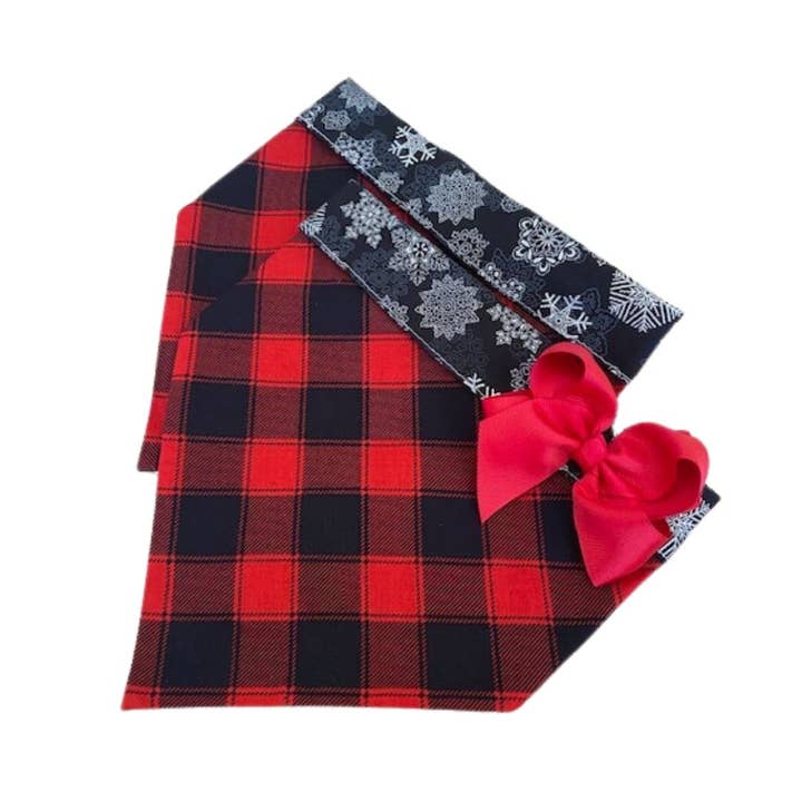 Plaid Buffalo et flocons de neige argentés pour la vente par Chloe & Max LLC