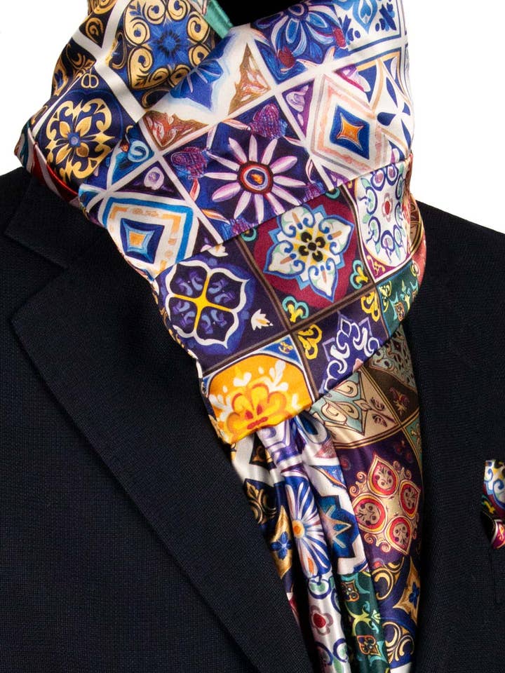 Sjaal van Siciliaanse satijnzijde vintage patchwork met meerkleurige majolica S772 voor wholesale door Graffeo Cravatte