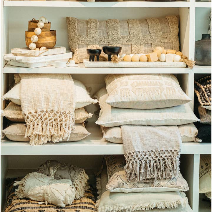Indaba Trading - Wholesale Throw Blanket - Braided Tassel Throw, Off White