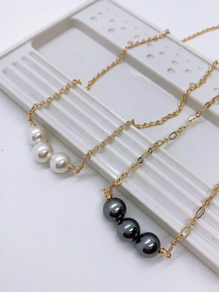 Pérola tripla concha de 10 mm: colar de ouro Hamilton com pérolas de concha por atacado de Anela's Jewelry