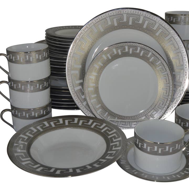 SERVICE DE VAISSELLE 40 PIÈCES, CLÉ GRECQUE EN ARGENT pour la vente par Three Star IM/EX Inc.
