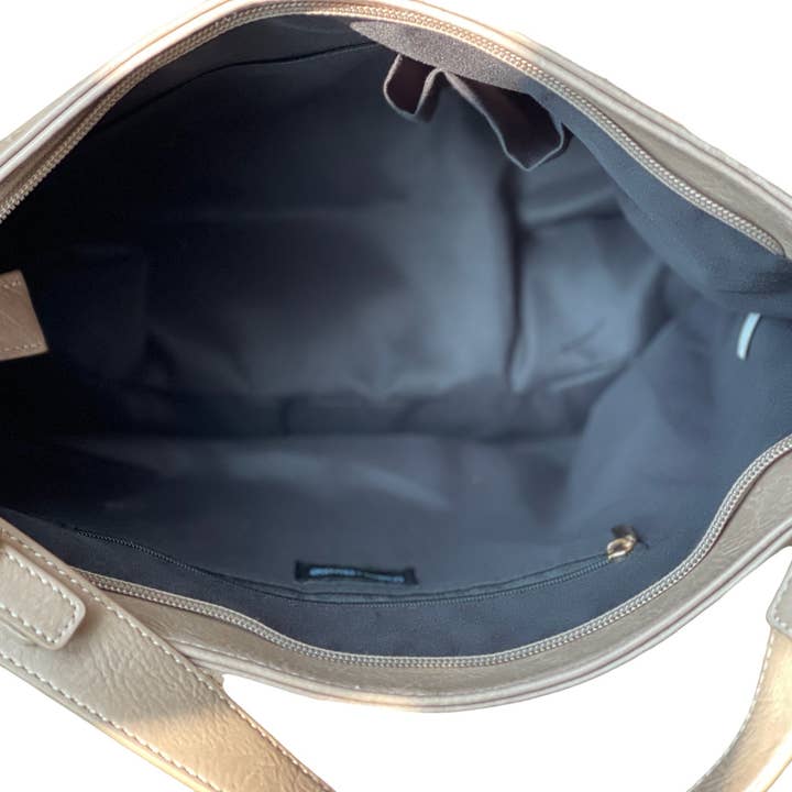 Babs + Birdie – Großhandel Messenger Bag – Damen – The Harper | Kuriertasche mit Kreuzstich16