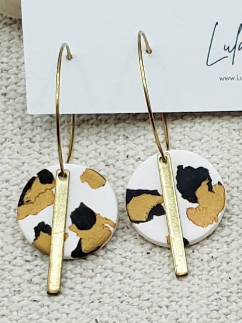 Melanie | Hvid ler Leopard guld Hoop små øreringe for engroshandel hos LulaLina Design