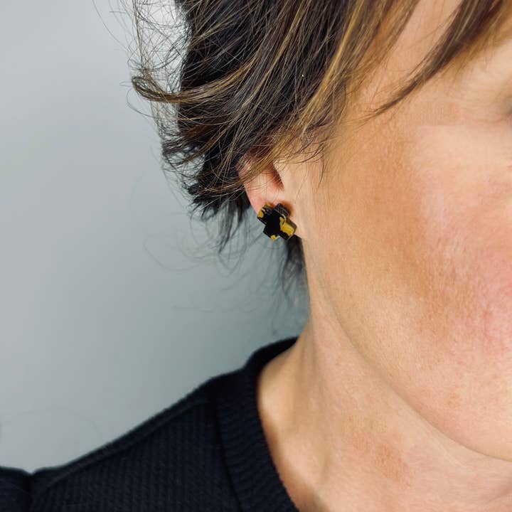 Mingled – wholesale Stud/post earrings – Black Cross Stud Earrings - Small Cross Earrings, Minimalist4