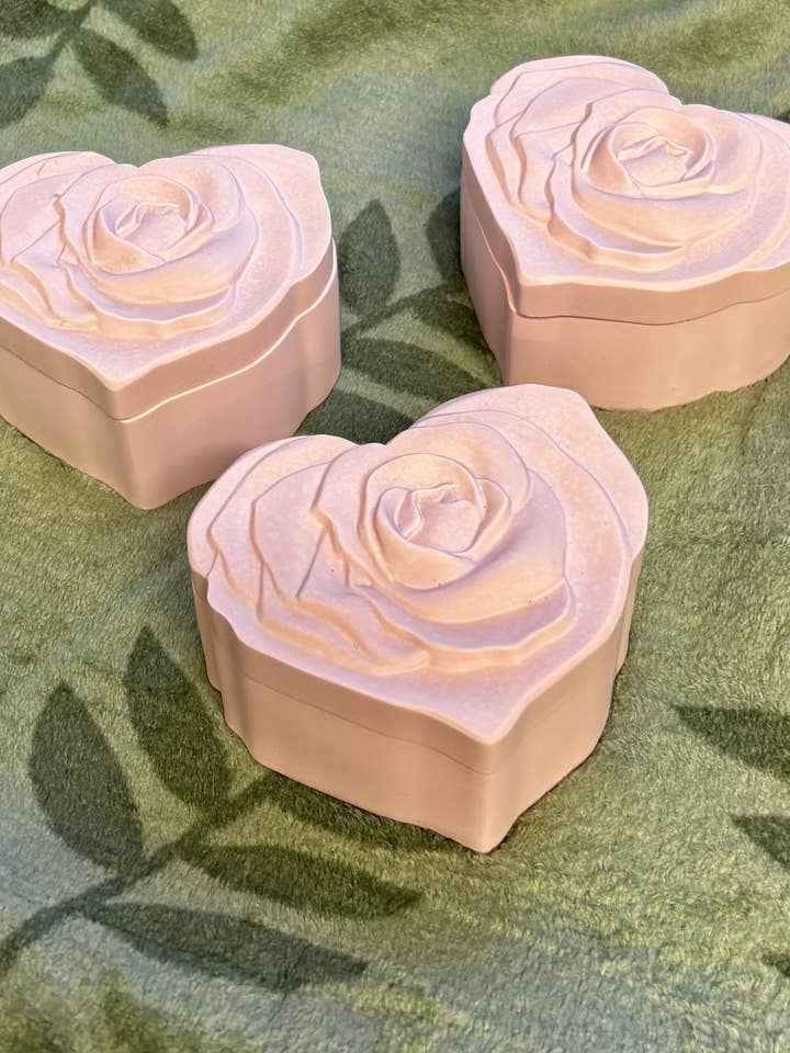 💗 Vela em Vaso de Rosa Coração Rosa Blush – Aroma de Anjo | Edição Limitada por atacado de wilkscandlecreations