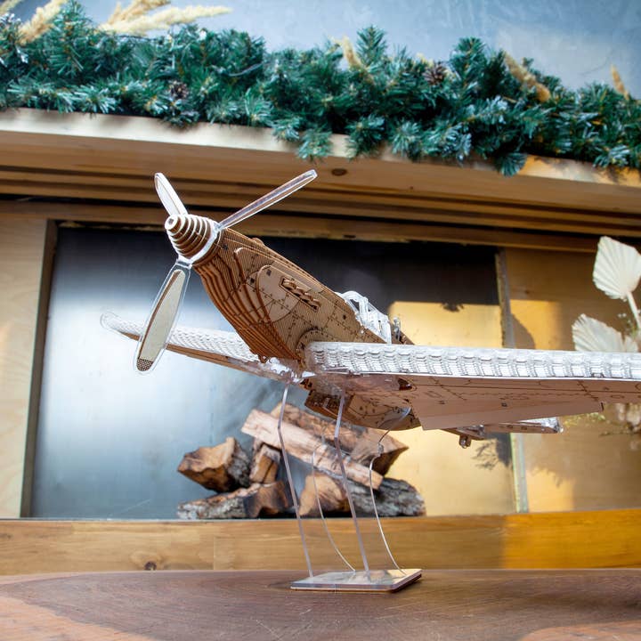 MADNESSTOYS - Wholesale Decorative Tabletop Object - Speedfighter4