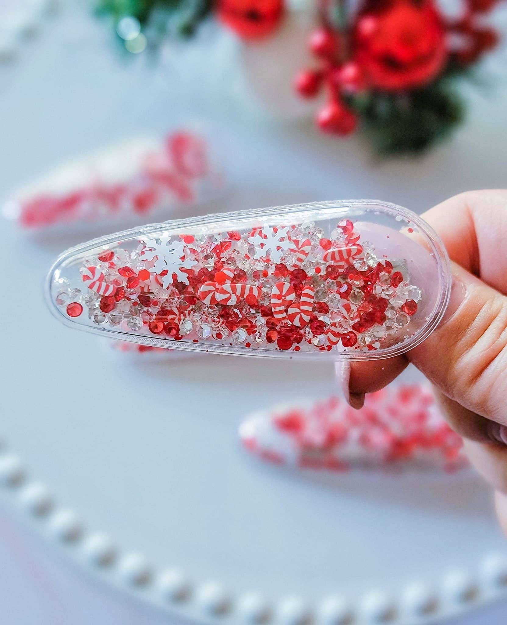 Dainty Delights Creations - Wholesale Hair Clip - Women's - 3 inch Shaker Clip-Candy Cane1