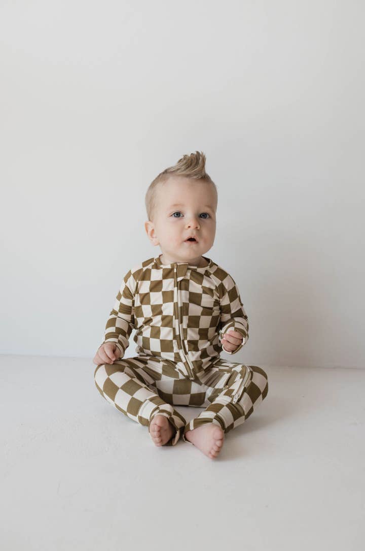 Pyjama zippé en bambou | Damier olive pour la vente par Forever French Baby