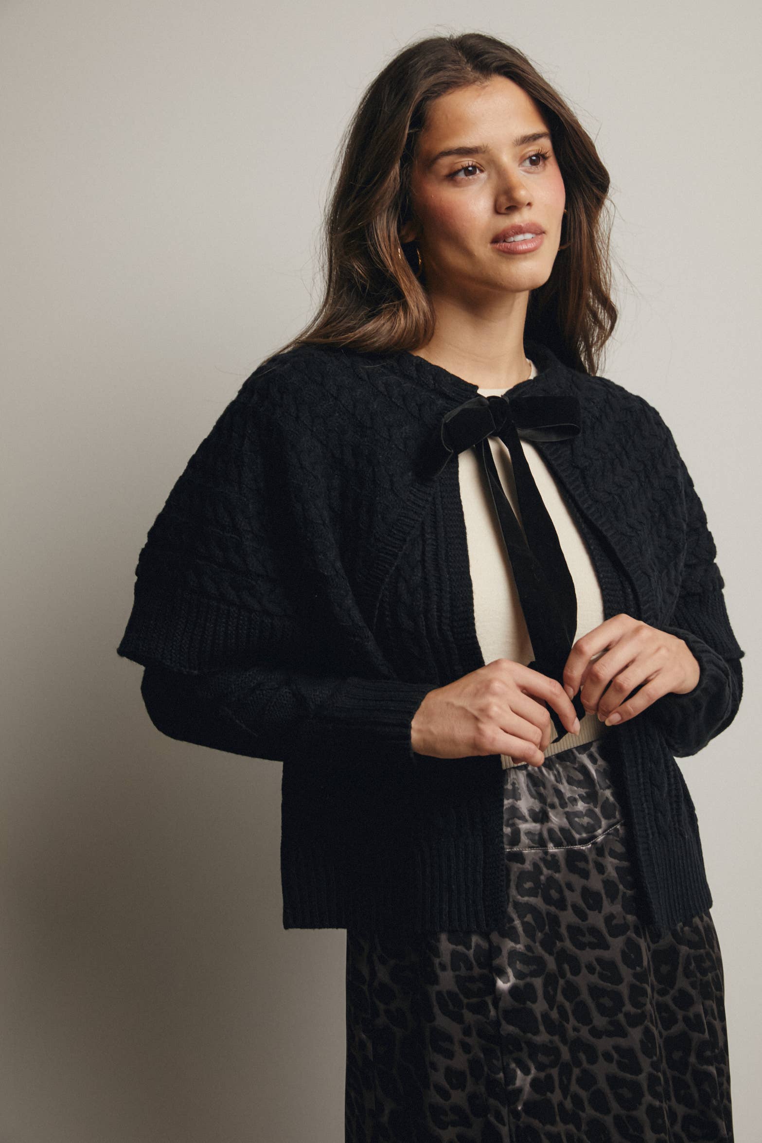 Forte – wholesale Cardigan – Women’s – Cable Knit Capelet Cardigan with Velvet Bow FSW0017 3