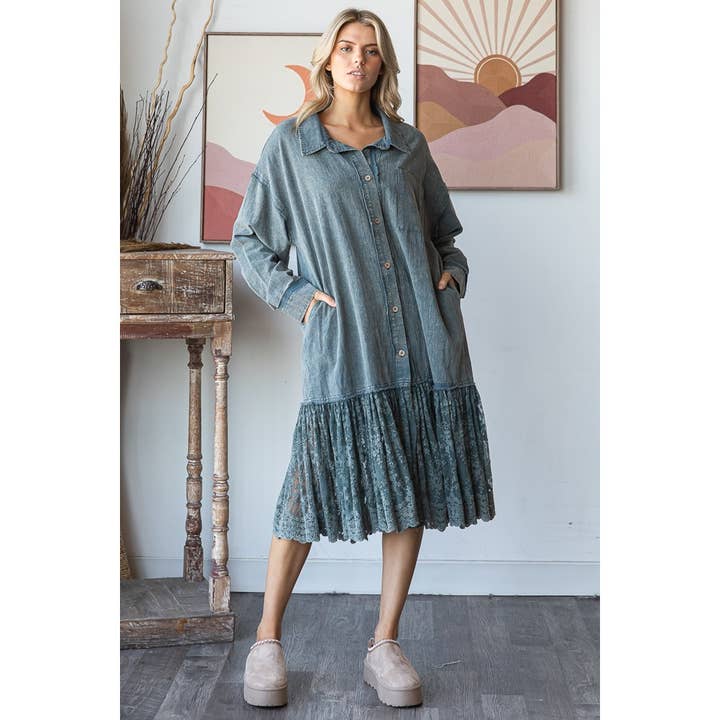 VESTIDO DE CAMISA MIDI DE BAINHA EM RENDA COM BABADOS E BABADOS LAVADOS por atacado de Oli&Hali