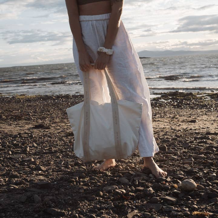 Bag with zipper for wholesale by Dans le sac