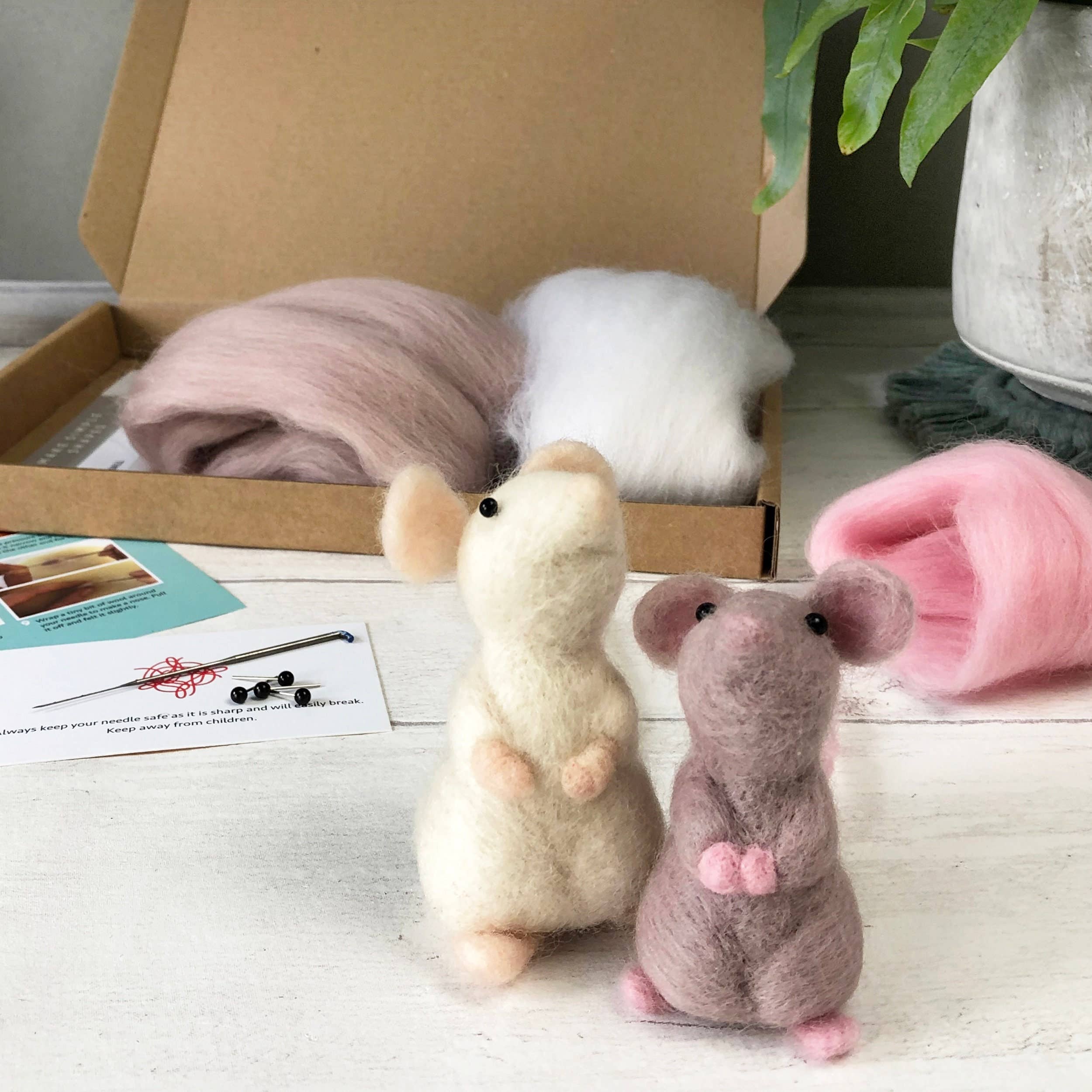 Bergin & Bath – wholesale Craft sewing kit – Needle Felting Kit - Mouse - Learn To Make TWO Cute Mice7