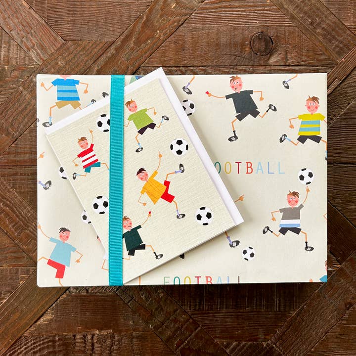 Kali Stileman Publishing - Vente Feuille de papier cadeau - Papier d'emballage cadeau de football WP442