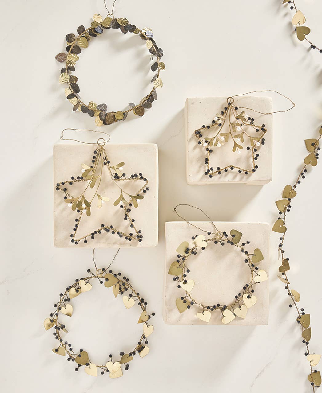 Santa Barbara Design Studio by Creative Brands - Wholesale Wreath - Metal Shimmer Wreath2