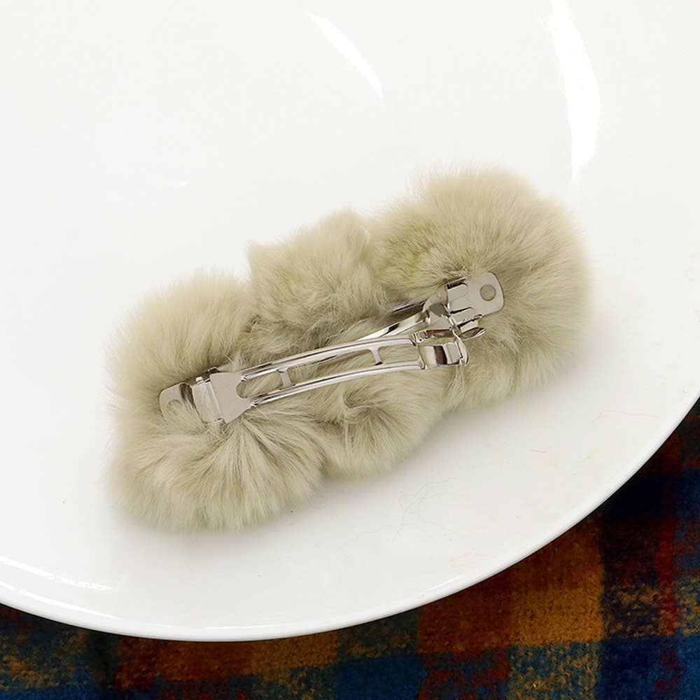 Sensibling Corp. - Vente Barrette – femme - Barrette à trois pompons en fausse fourrure5