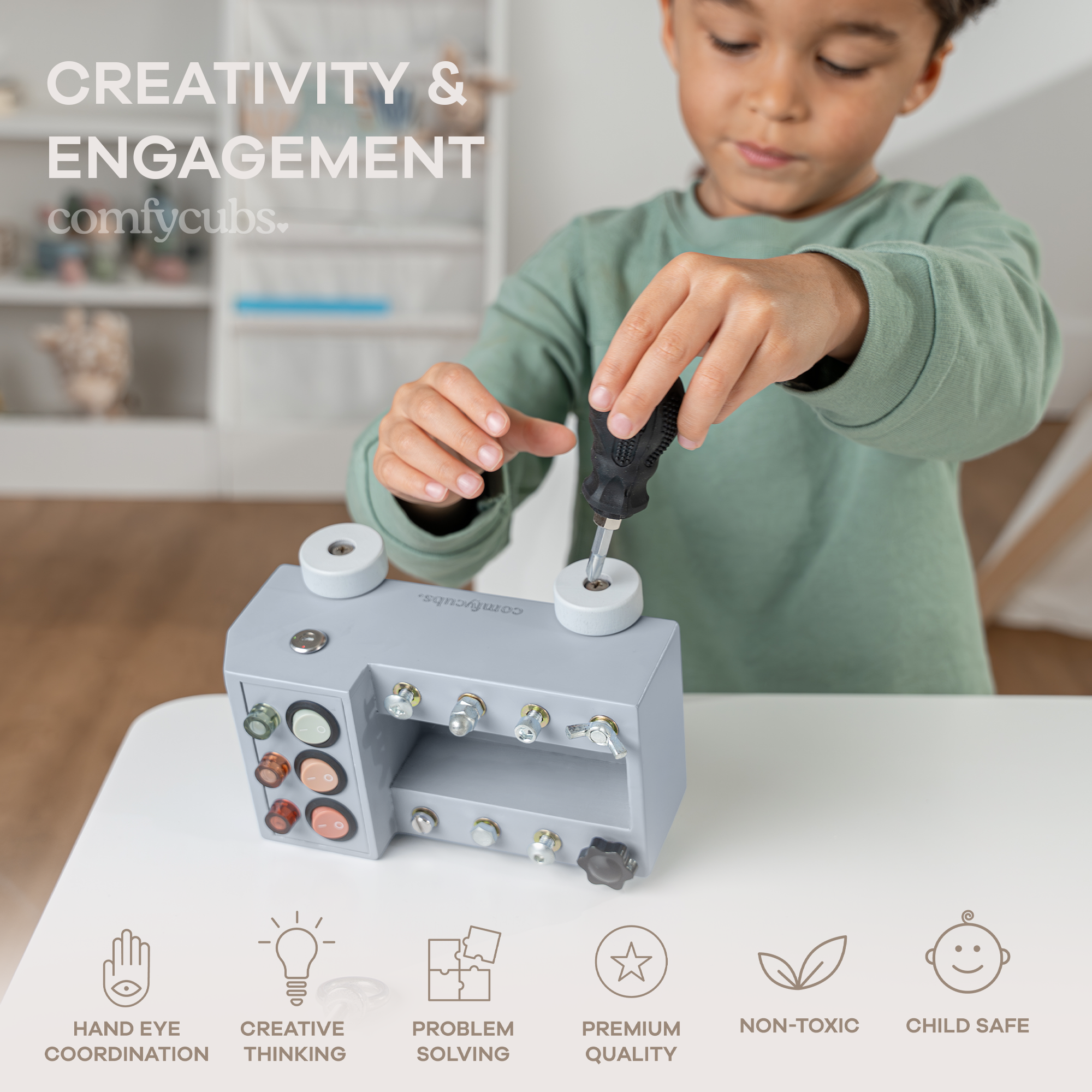 Comfy Cubs – Carro/camião de brinquedo - Crianças por atacado – Conjunto de Brinquedos de Caminhão Busy Board com Interruptor de Luz LED para Crianças 3+11