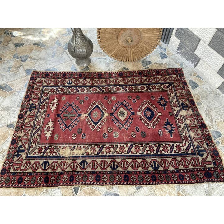 Vintage kaukasisk stamme håndlavet uldtæppe til bondehus 3,5x5ft for engroshandel hos Oushak Rugs