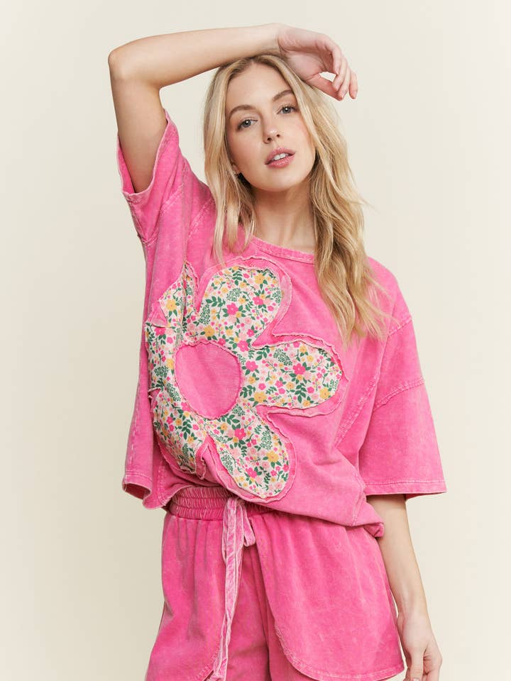 J.Her - Wholesale T-Shirt - Women's - Mineral Washed Floral Flower Patched Tshirt HT6369
