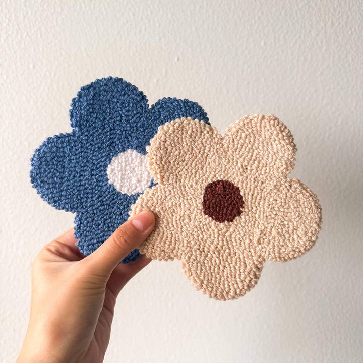 Weavey Studio - Wholesale Car coaster – women's - Weavey Studio, Flower Shape Punch Needle car Coasters1