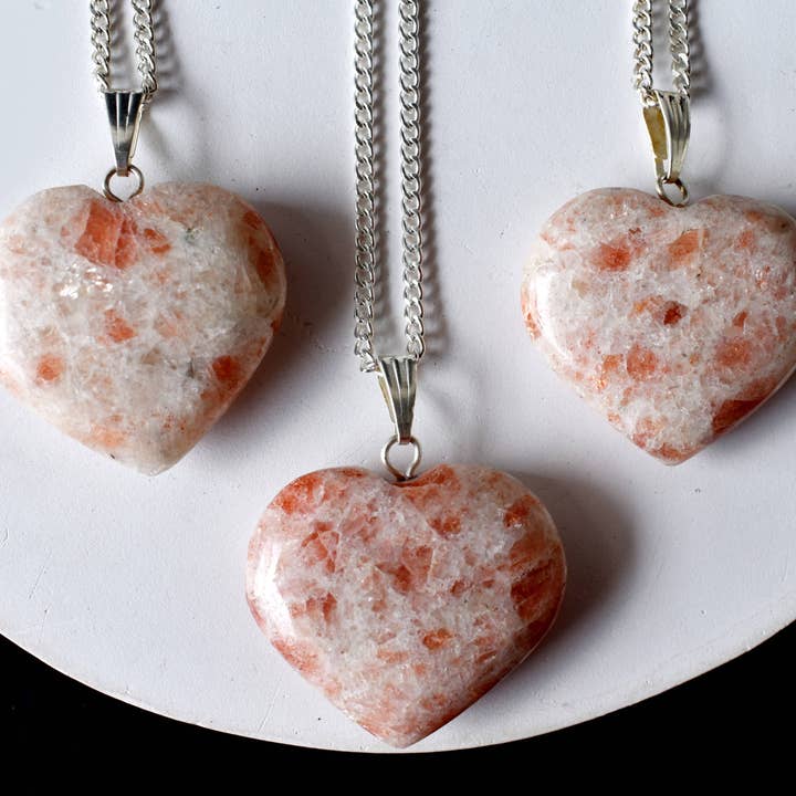 Soothing Crystals - Vente Colliers à pendentif - Pendentifs Cœur de Cristal | Pierre de Soleil | Bijoux en Pierres de Guérison3
