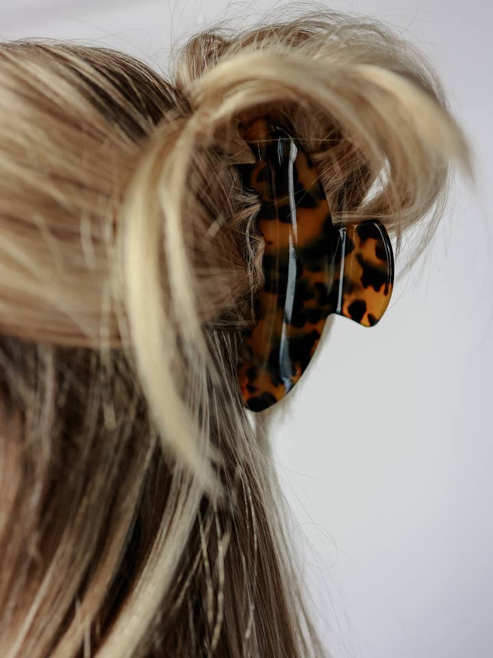 CRESCENT BROWN TORTOISE HAIR CLIP for wholesale by SHOP HARCO
