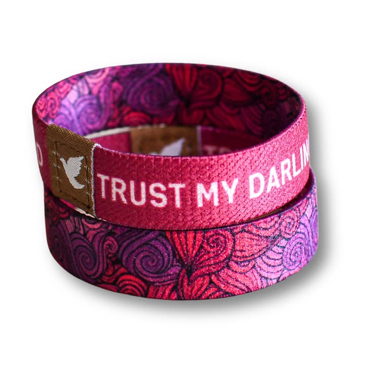 Fidati di My Darling Kids Truthband per la vendita all'ingrosso da parte di Pink Salt Riot